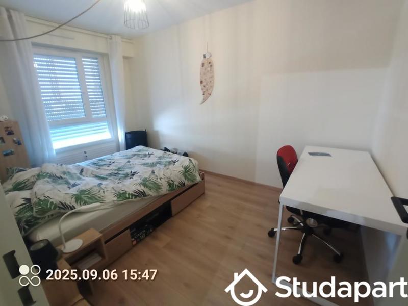 Chambre - 12 m² - 1 pièce