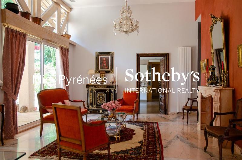 Maison - 661 m² - 19 pièces