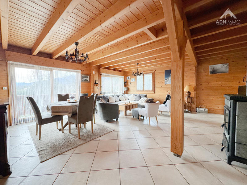 Maison - 300 m² - 6 pièces