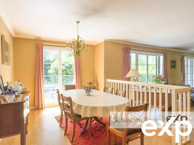 Maison - 230 m² - 8 pièces