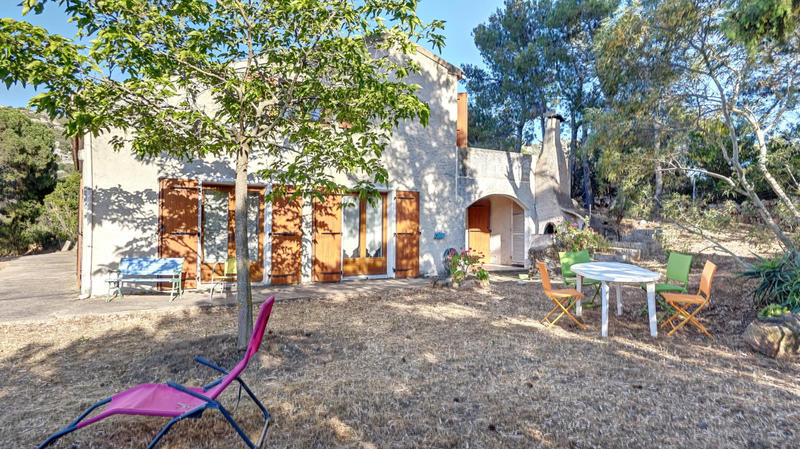 Maison - 235 m² - 7 pièces