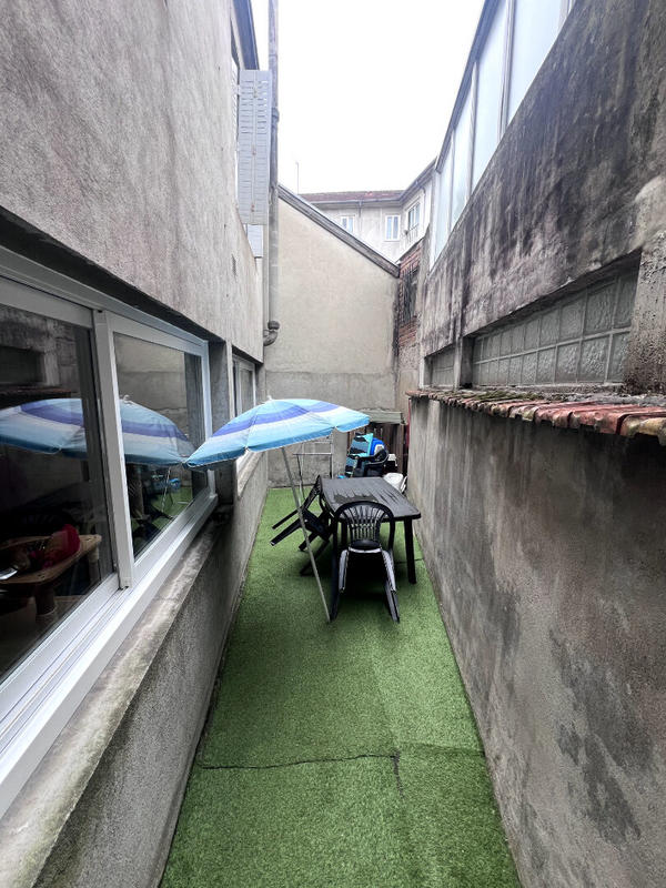 Immeuble - 7 pièces