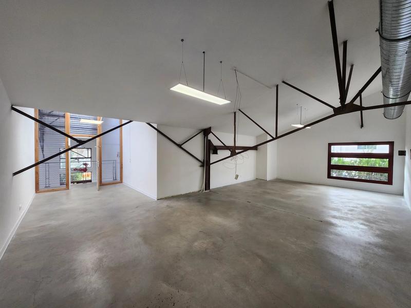 Local commercial - 380 m² - 8 pièces