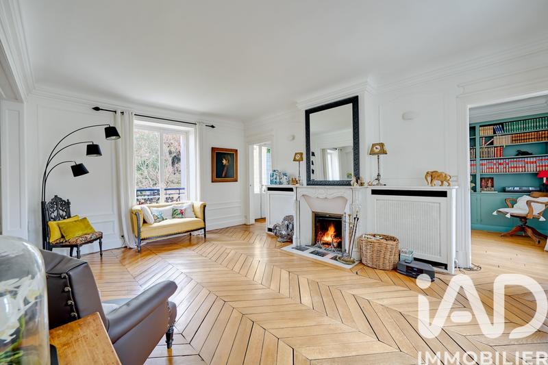 Maison - 299 m² - 10 pièces