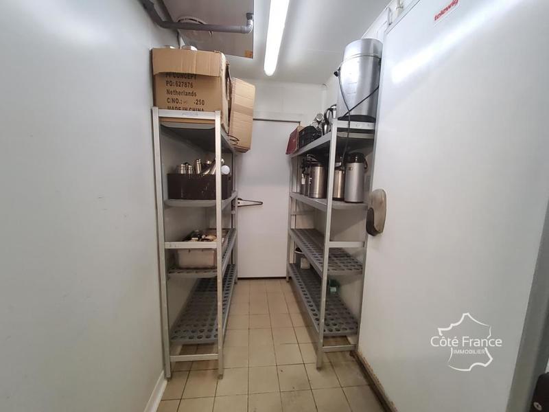 Local d'activité / Entrepôt - 208 m²