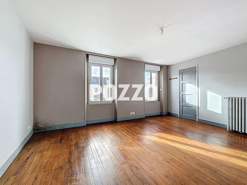 Maison - 600 m² - 6 pièces