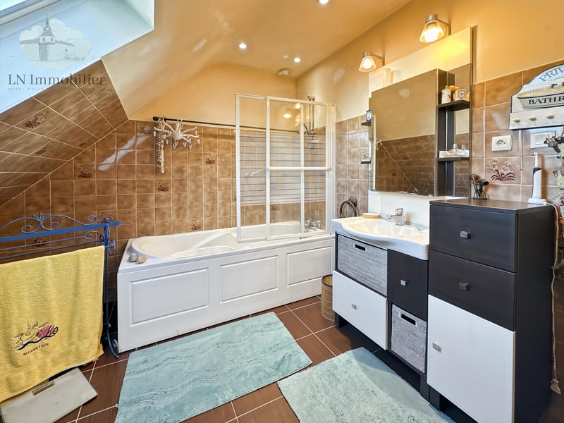 Maison - 92 m² - 5 pièces