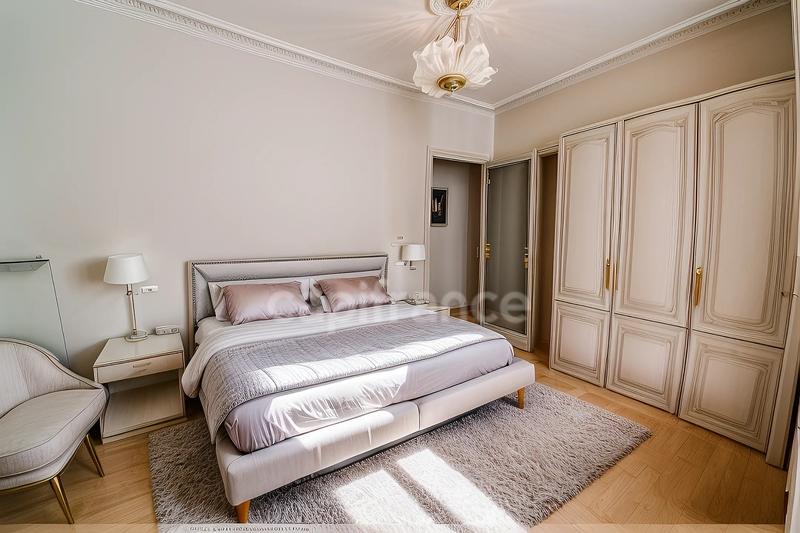 Maison - 180 m² - 7 pièces