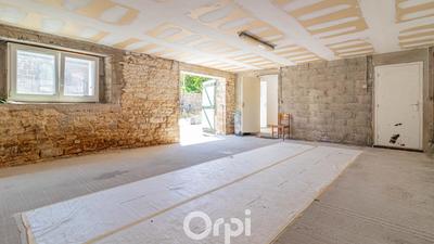 Maison en pierre - 101 m² - 4 pièces