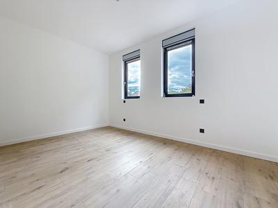 Loft - 142 m² - 5 pièces