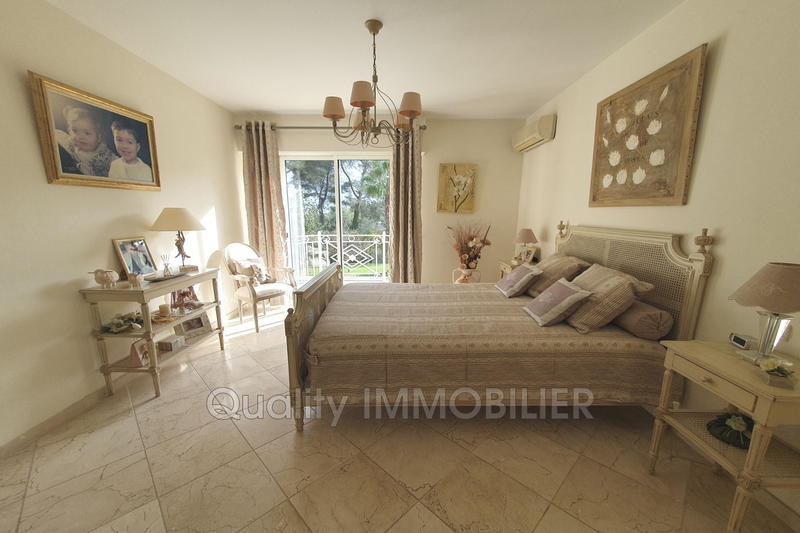 Villa - 430 m² - 8 pièces