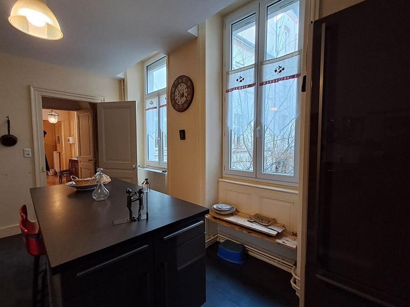 Appartement - 169 m² - 6 pièces