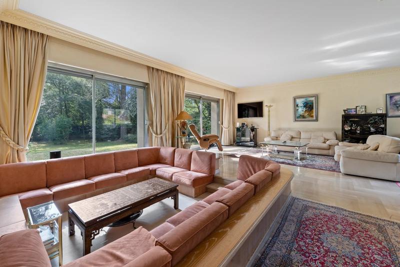 Villa - 286 m² - 8 pièces