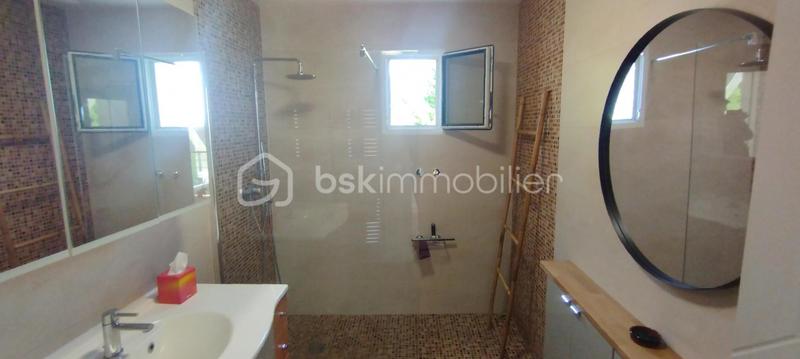 Maison - 210 m² - 8 pièces