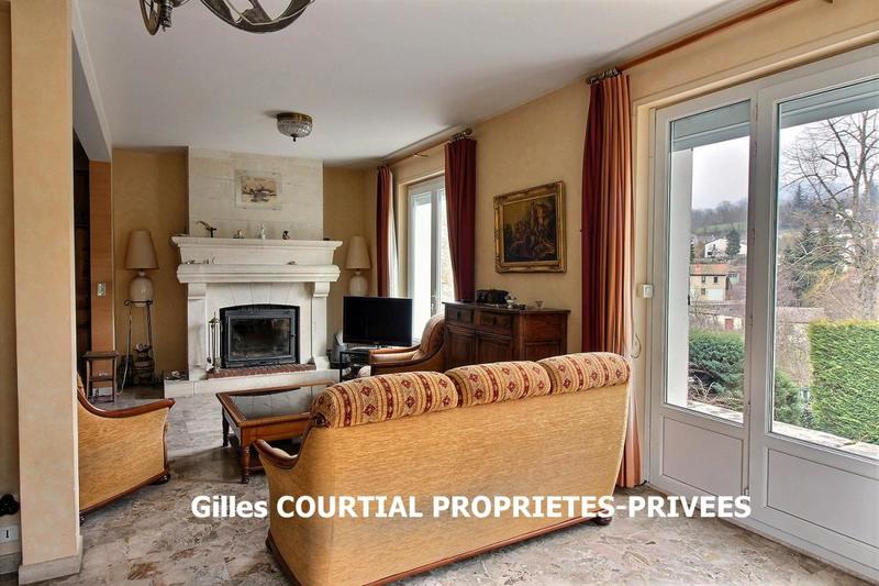 Maison - 302 m² - 12 pièces