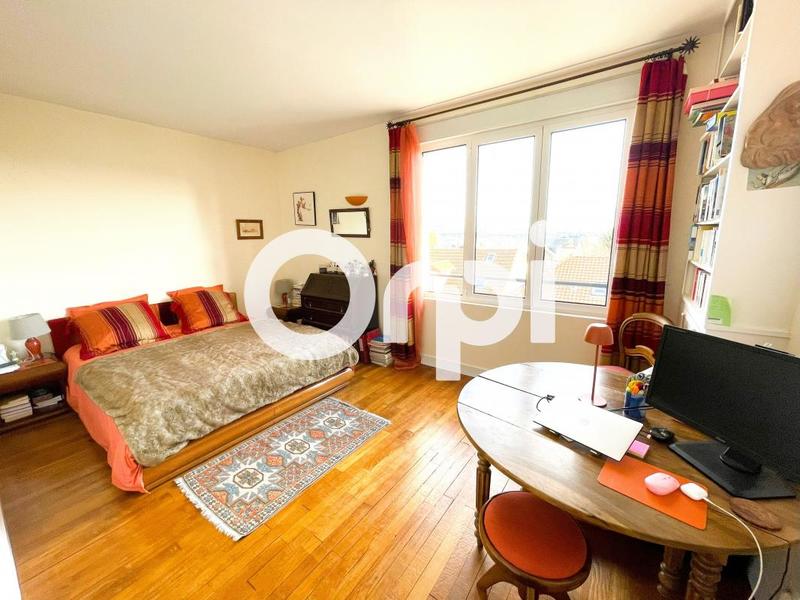 Appartement - 105 m² - 5 pièces