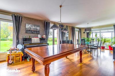 Maison - 210 m² - 8 pièces