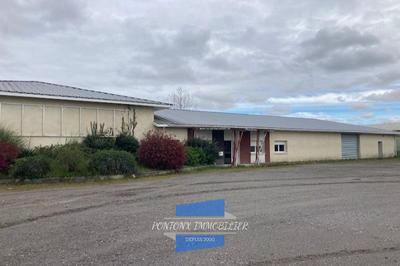 Local commercial - 596 m²