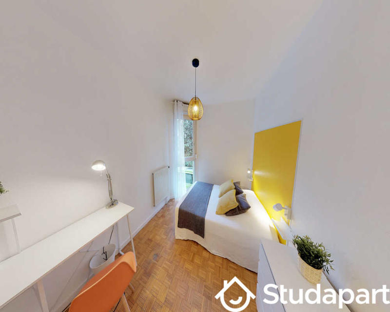 Chambre - 70 m² - 1 pièce