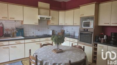 Maison - 242 m² - 11 pièces