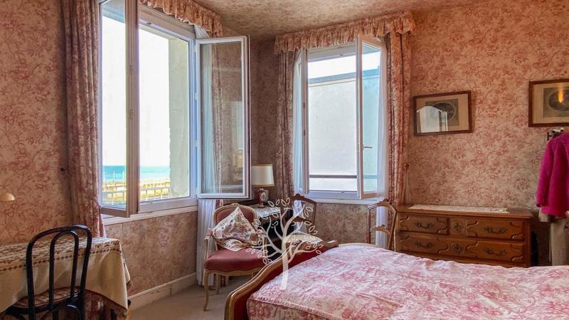 Appartement - 170 m² - 6 pièces