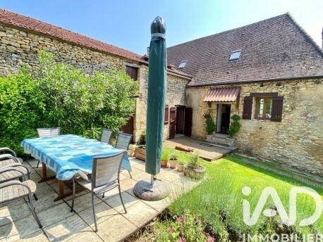 Maison - 375 m² - 8 pièces