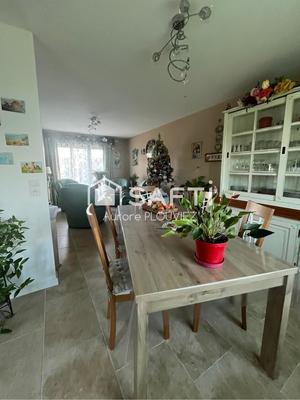 Maison - 80 m² - 5 pièces