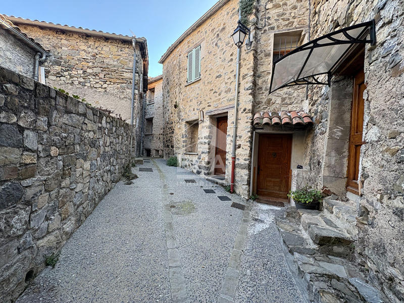 Maison - 80 m² - 4 pièces