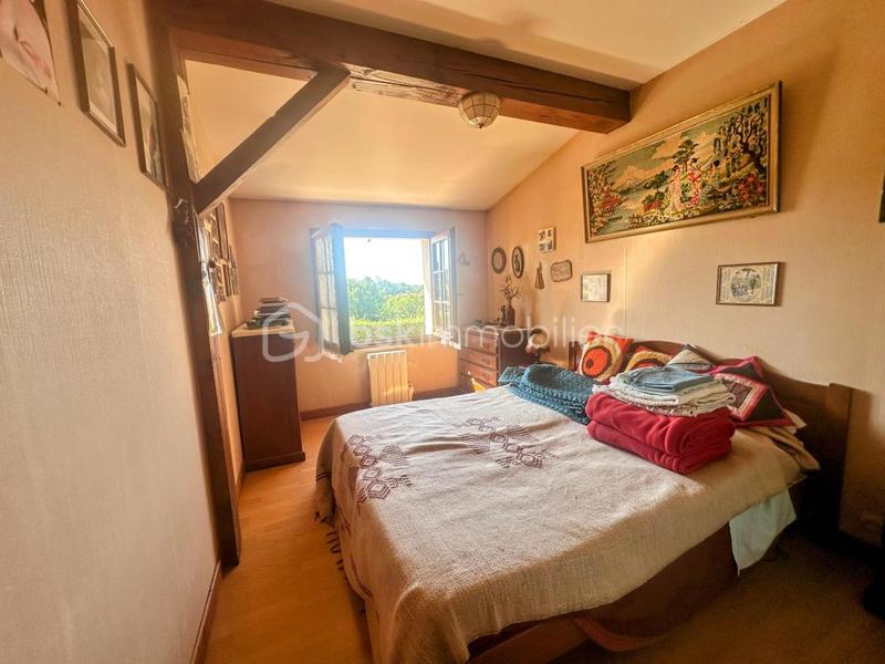 Maison traditionnelle - 148 m² - 9 pièces