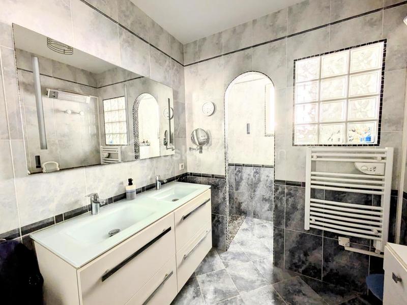 Maison - 139 m² - 6 pièces