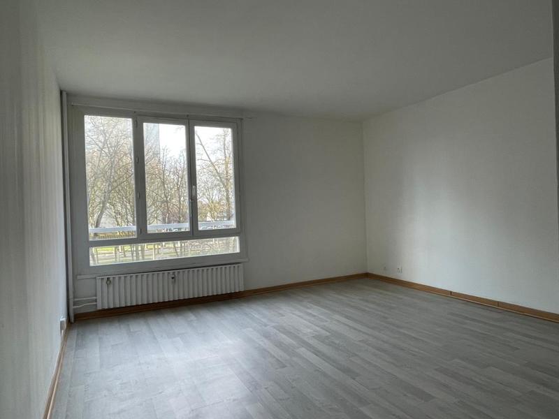 Studio - 30 m² - 1 pièce