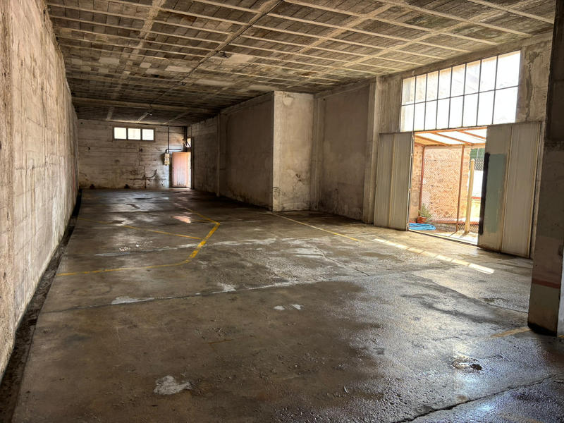 Parking / Garage - 255 m²