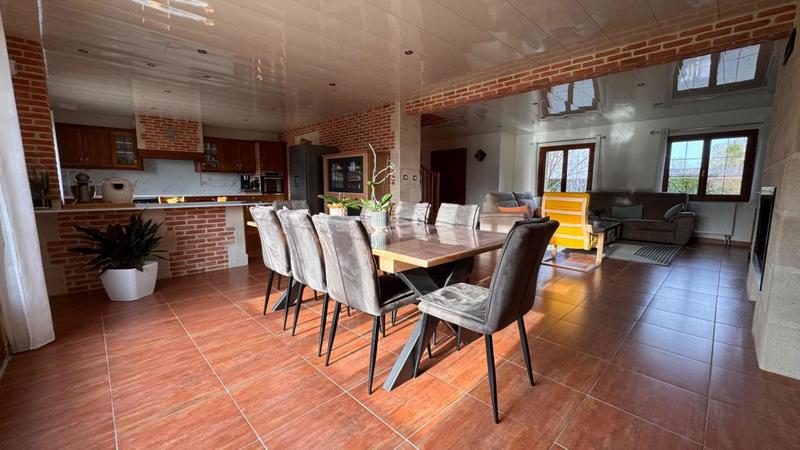 Maison - 203 m² - 6 pièces