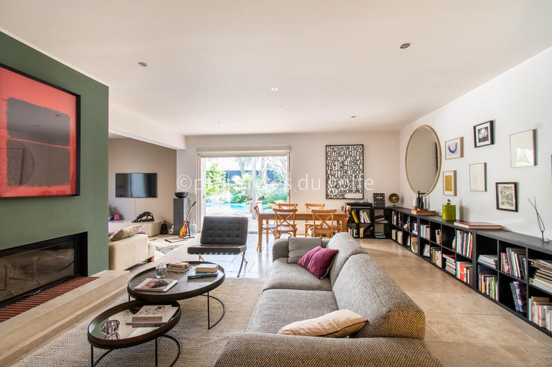 Maison - 312 m² - 6 pièces