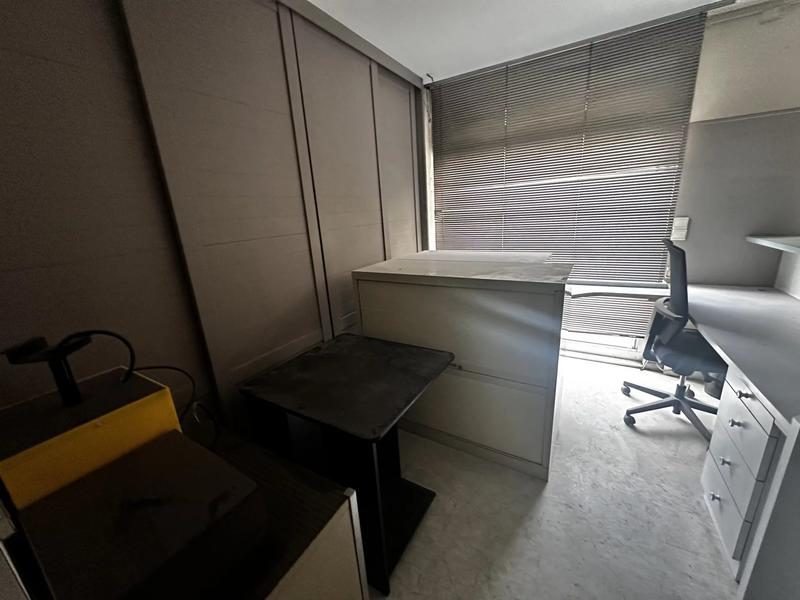 Local commercial - 86 m² - 4 pièces