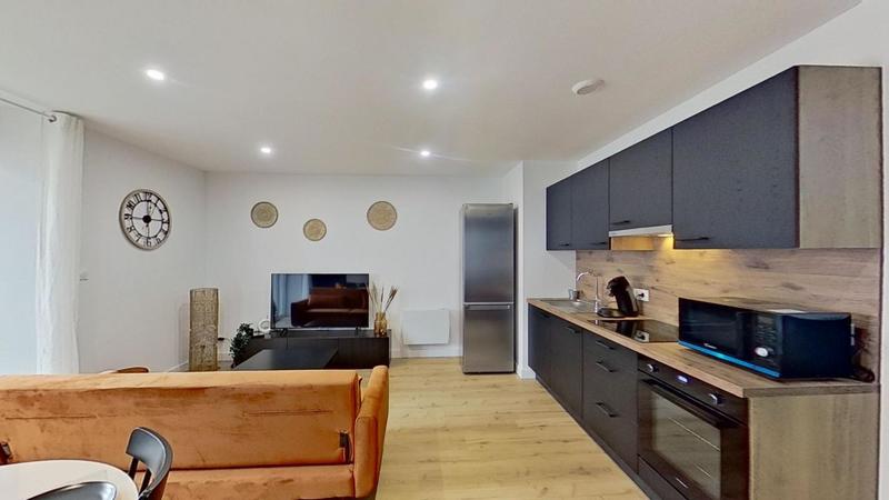 Appartement - 90 m² - 5 pièces