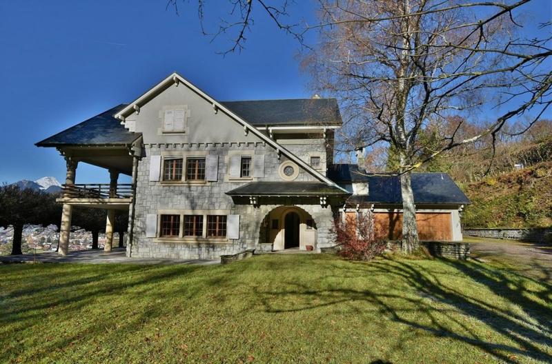 Maison de maîtres - 392 m² - 12 pièces