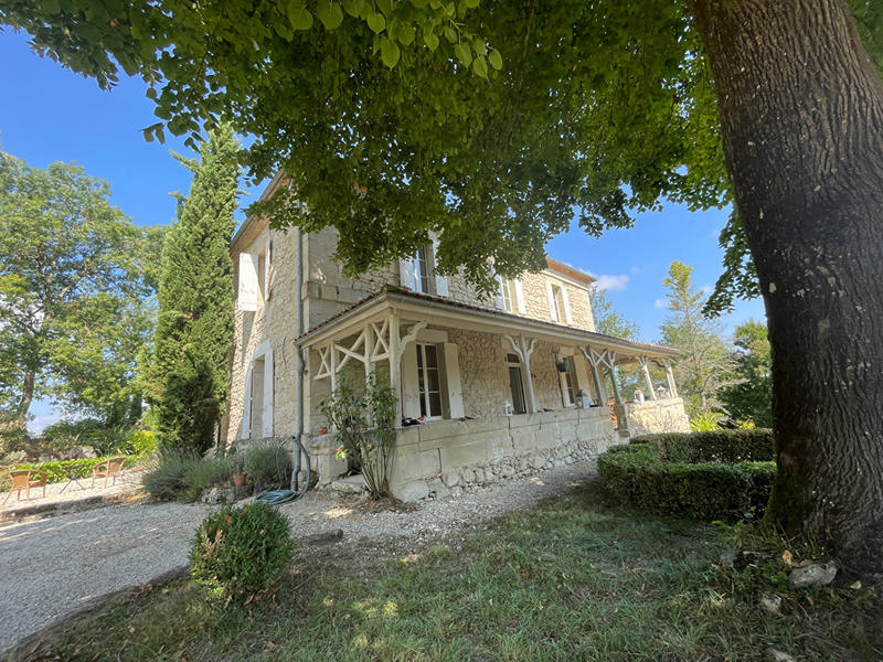 Demeure - 269 m² - 8 pièces