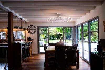 Maison - 282 m² - 8 pièces