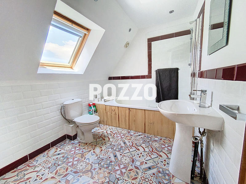 Maison - 248 m² - 6 pièces