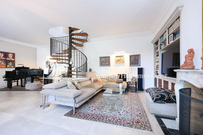 Mas - 250 m² - 5 pièces