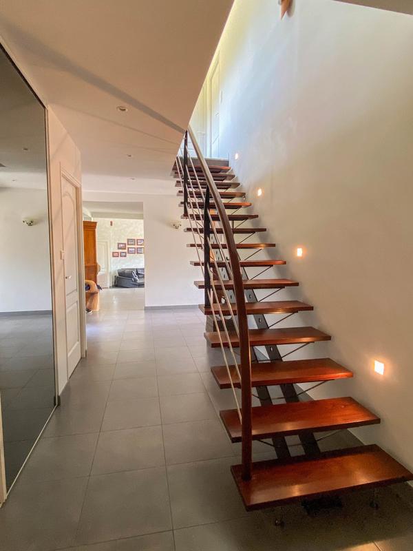 Maison - 215 m² - 7 pièces