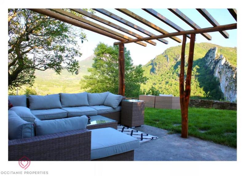 Propriété - 207 m² - 12 pièces