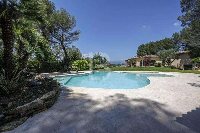 Villa - 540 m² - 10 pièces