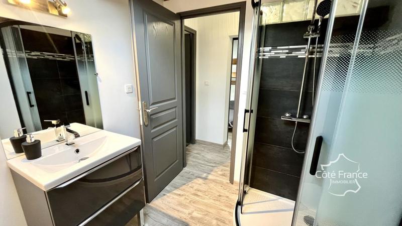 Propriété - 145 m² - 5 pièces