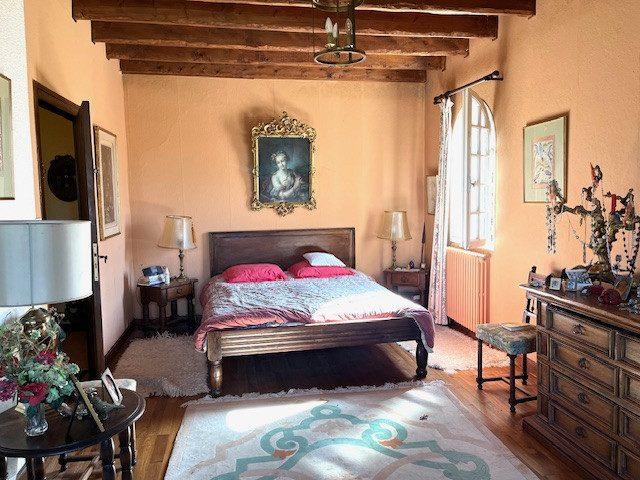 Maison - 257 m² - 8 pièces