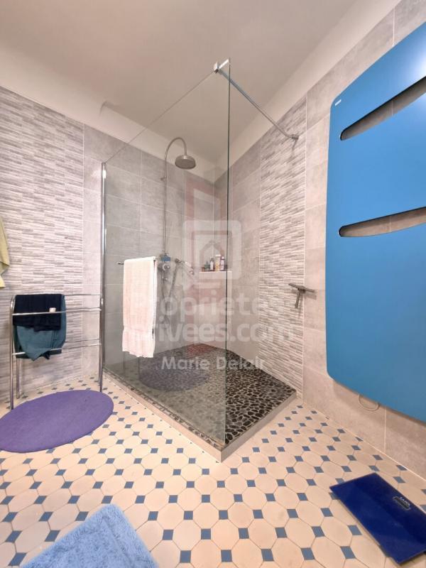 Demeure - 270 m² - 9 pièces