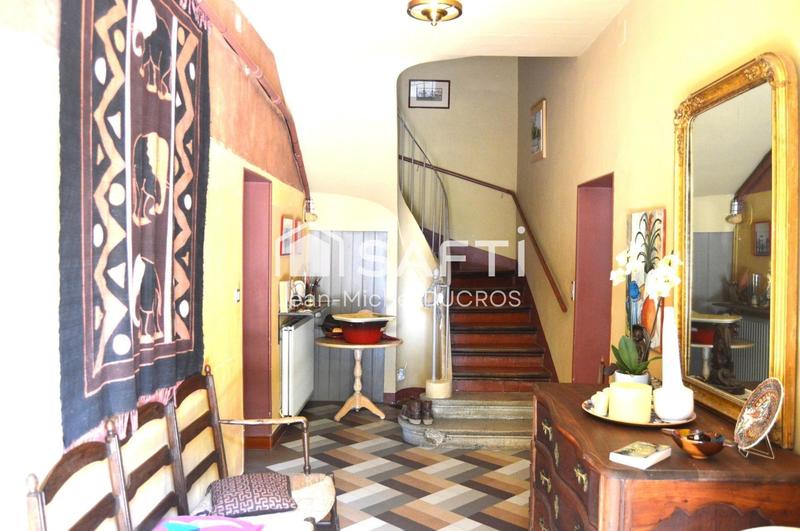 Maison - 550 m² - 15 pièces