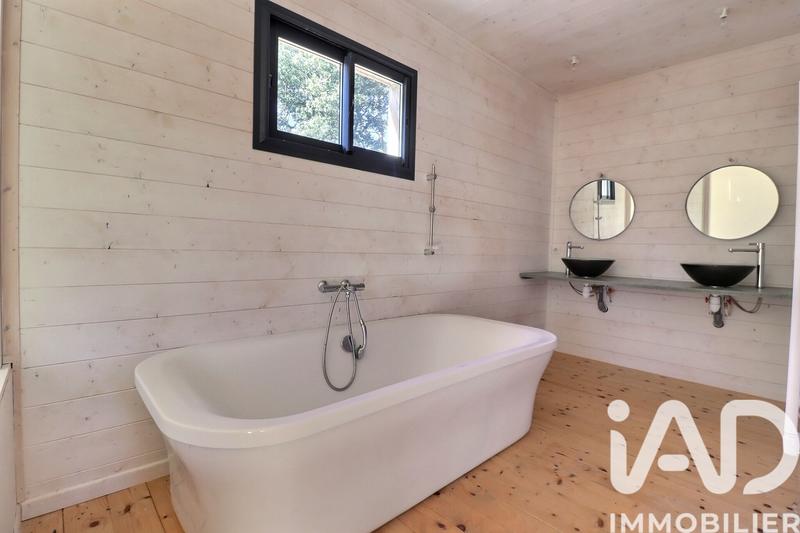 Maison - 227 m² - 6 pièces