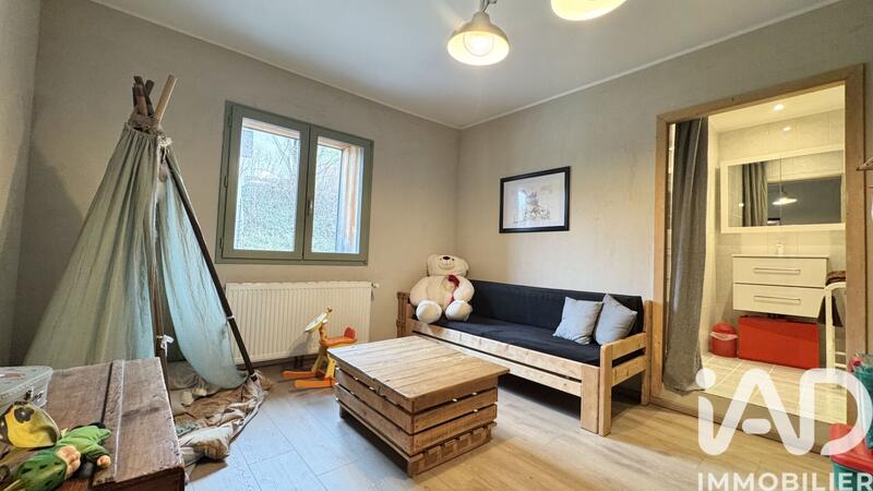 Maison - 277 m² - 5 pièces